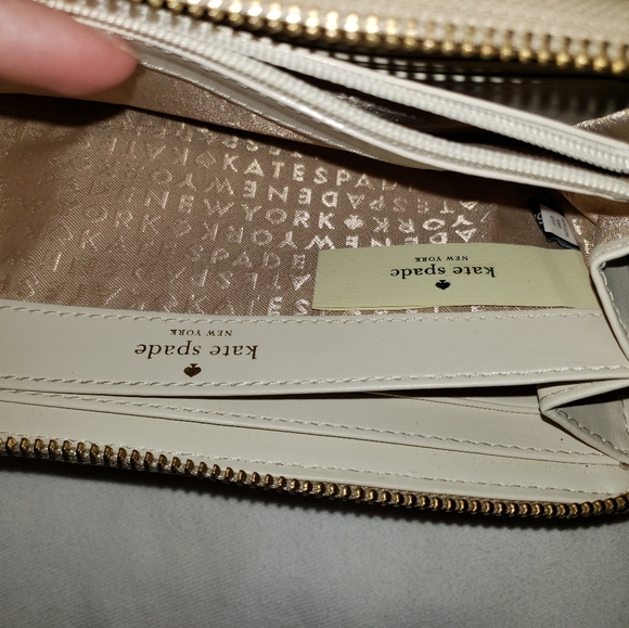 kate spade wallet! - Picture 4 of 5
